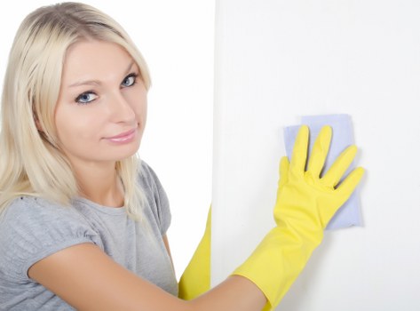 Detailed bathroom move-in cleaning in a Catford property